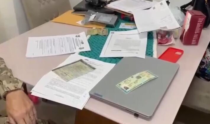Documentação apreendida pela polícia