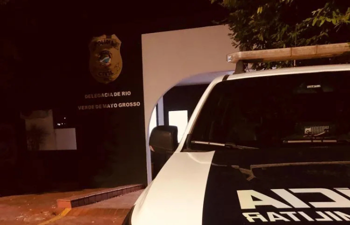 O pai, que também estava embriagado, foi conduzido pelos policiais até a delegacia. Foto: Rio Verde News