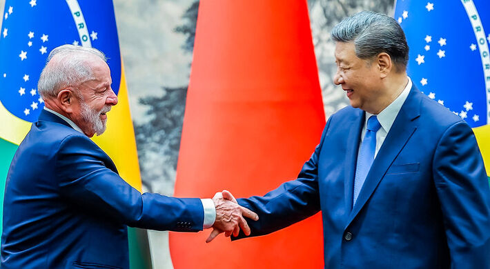 13.05.2025 - Presidente da República, Luiz Inácio Lula da Silva e o Presidente da República Popular da China, Xi Jinping, durante a cerimônia de assinatura de Atos, no Palácio do Povo. Pequim - China.   