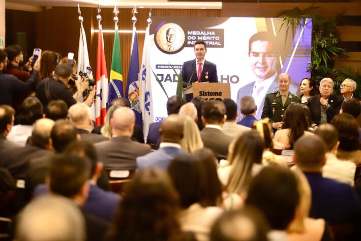 Ministro Jader Filho recebe medalha no Pará. Foto: Reprodução