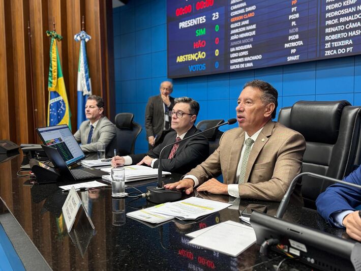 Deputado Gerson Claro parabenizou alunos e educadores da Escola Carmelita Canale Rebuá por representarem o MS na Tailândia.