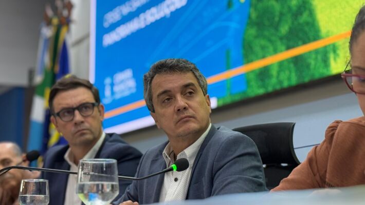 Vereador durante audiência pública na Câmara Municipal