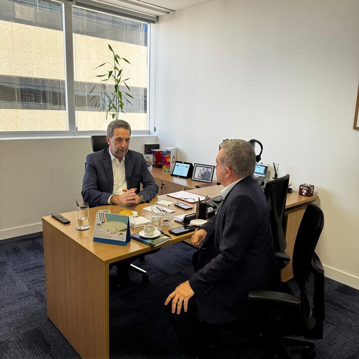 O deputado federal Vander Loubet visita o chefe da Itaipu Binacional em Brasília, Enio Verri. Foto: Sala de Imprensa/Itaipu Binacional