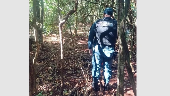 PM durante buscas pelo local