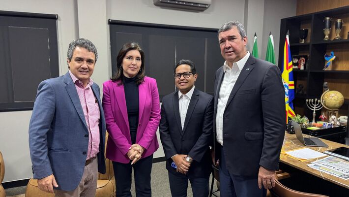 Vereador ao lado da ministra, do vereador Papy e do governador Riedel