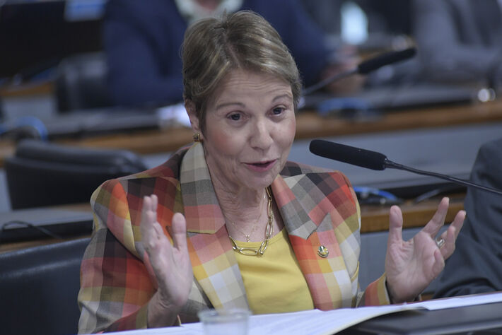 Tereza Cristina aposta em fake news para livrar a pele de Jair Bolsonaro e, ao mesmo tempo, não manchar a imagem com seu eleitorado. Foto: Geraldo Magela/Agência Senado