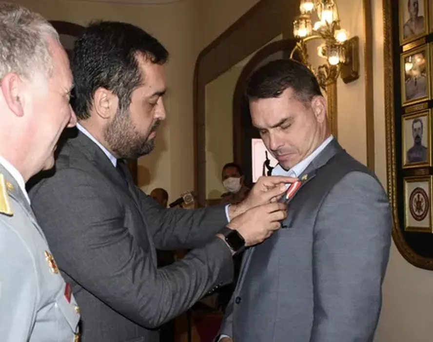 Cláudio Castro e Flávio Bolsonaro  Foto: Divulgação