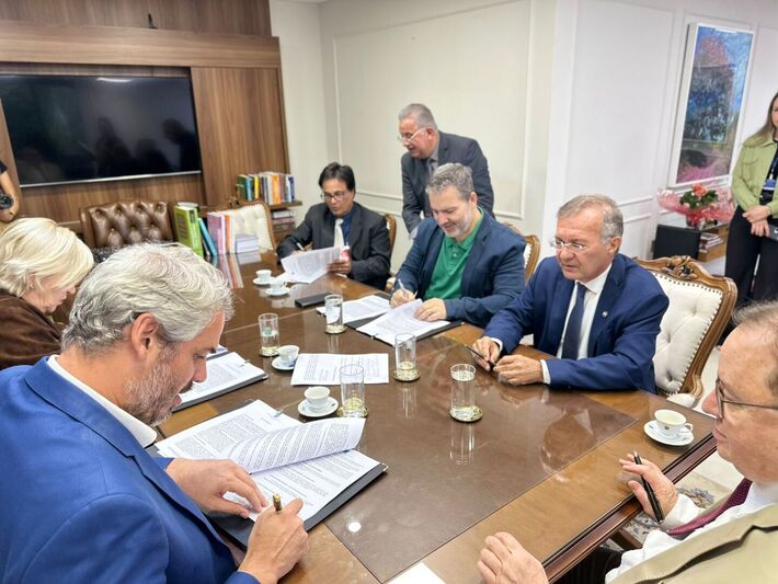 Reunião entre SPU, Agehab e Justiça