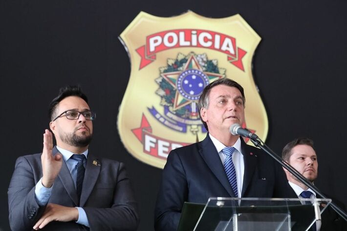 Bolsonaro é alvo da PF nesta sexta.