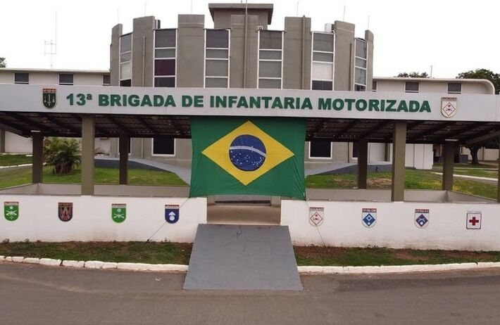 Motorista desobedeceu ordens de militares