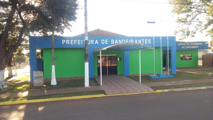 Fachada da prefeitura municipal de Bandeirantes