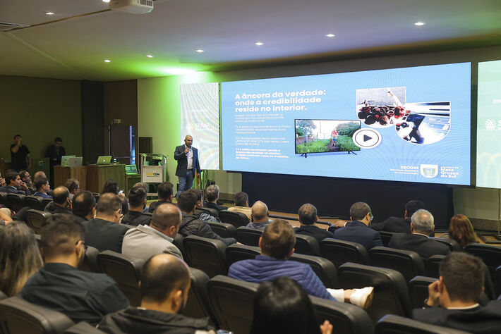 Frederico Souza duarente apresentação de pesquisa inédita de consumo de comunicação em MS. Foto: MidiacomMS