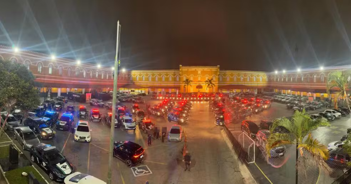Polícia civil, Federal e Receita Federal se concentram para saída de megaoperação Carbono Oculto, com participação da Receita Federal  Foto: Divulgação/Receita Federal