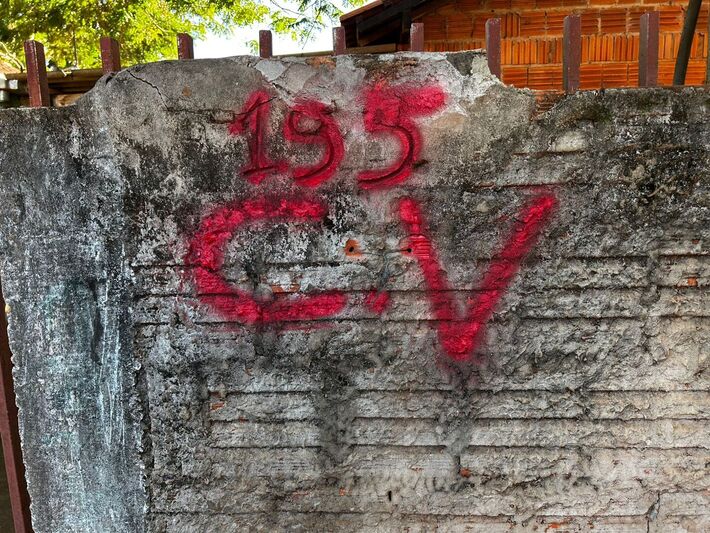 Facções demarcavam território em muros do municípios