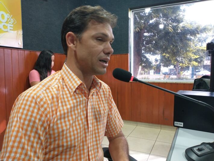 Maycol Henrique Queiroz Andrade, prefeito de Paranaíba, foi multado