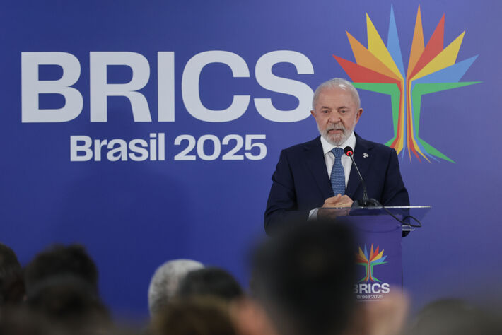 ** 07.07.2025  Cúpula de Líderes do BRICS** O Presidente Luiz Inácio Lula da Silva participa de entrevista coletiva no encerramento da Cúpula de Líderes do BRICS, realizada no Museu de Arte Moderna (MAM), no Rio de Janeiro.   Foto: Rafa Pereira / BRI