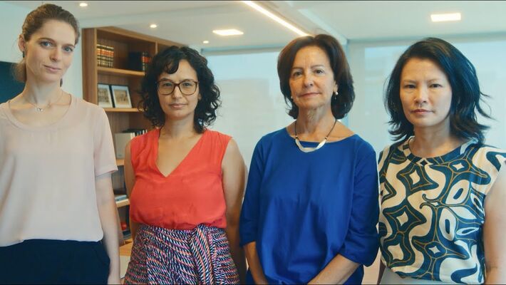 Charlene Nagae, Clarissa Gross e Mônica Galvão, cofundadoras do Instituto Tornavoz.