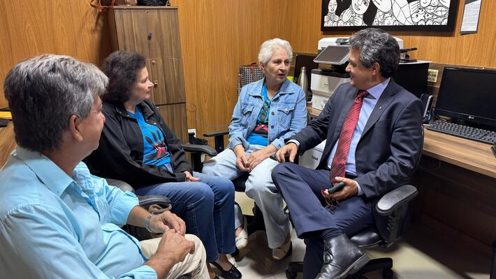 Vereador recebeu aposentados em seu gabinete