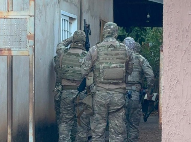 Equipes do Garras durante operação