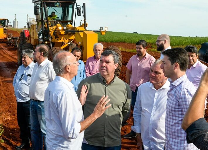 O governador Eduardo Riedel, em visita ao município de Bandeirantes. Foto: Bruno Rezende