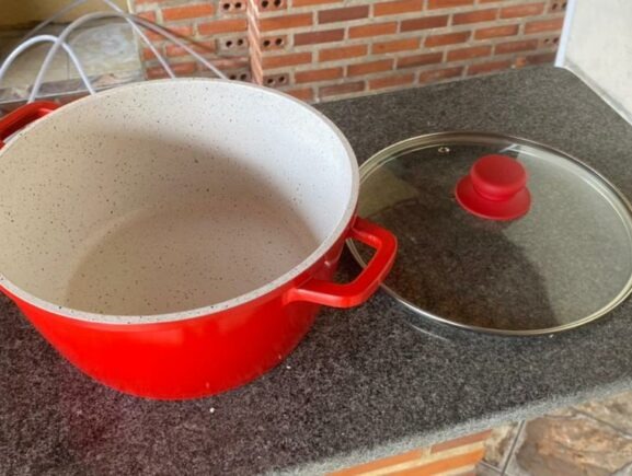 Consumidores eram iludidos a pagar por panelas piratas