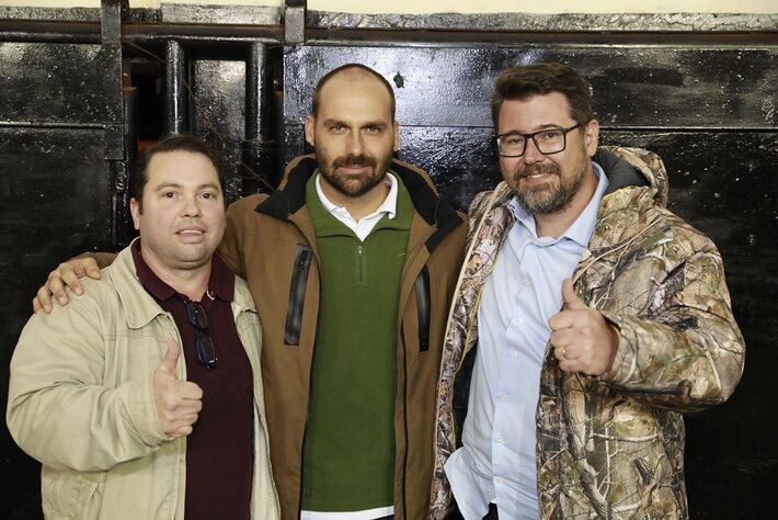 Membros do clã Bolsonaro escancaram a face inimiga do povo pobre do Brasil. Foto: Arquivo