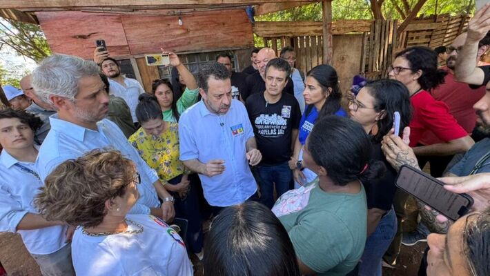 Vereador Landmark conduziu o ministro Guilherme Boulos durante visita à favela Cidade dos Anjos. Foto: Pedro Roque