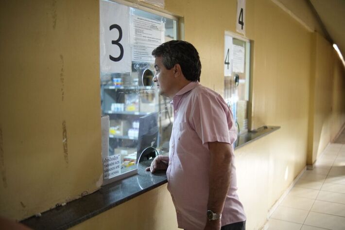 Vereador Landmark durante fiscalização nas unidades de saúde da Capital. Foto: Pedro Roque