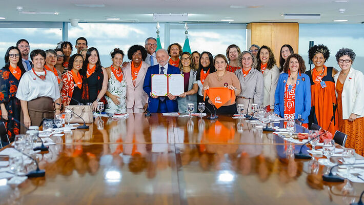 08.04.2026  Presidente da República, Luiz Inácio Lula da Silva, durante a sanção da Lei n° 3946, de 2021, que regulamenta a doula como profissional da saúde que oferece apoio físico, informacional e emocional durante a gravidez e o parto.  