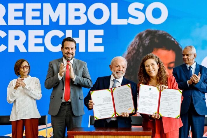 A redução da jornada de trabalho das atuais 44 horas semanais para 40 horas semanais, sem redução de salário, tem potencial de alcançar até 60 mil pessoas. Foto: Ricardo Stuckert / PR