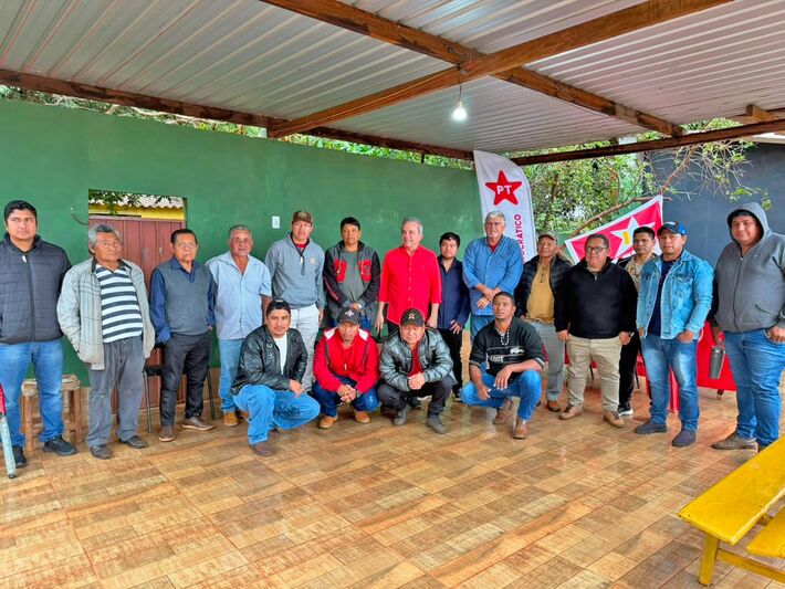 Lideranças de sete aldeias da Terra Indígena Buriti se reuniram com o deputado federal Vander Loubet, o deputado estadual Zeca do PT e autoridades locais para aprovar ata conjunta em defesa do diálogo e da demarcação dos territórios indígenas.