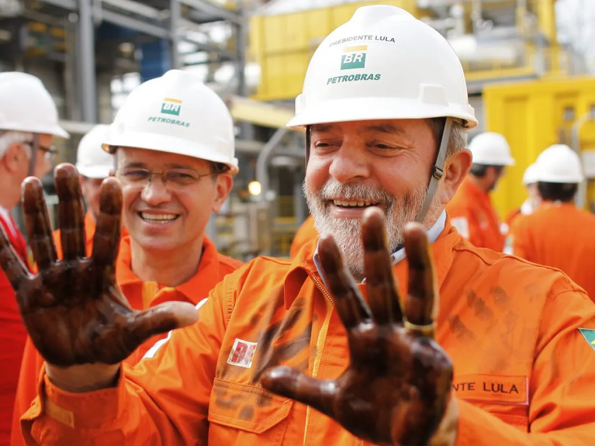 Presidente Lula financiou perfurações que levaram a descoberta de nova reserva de Petróleo no Brasil.