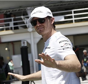 Rosberg foi o mais rápido no 1.º treino<br />Foto: Silva Izquierdo/AP