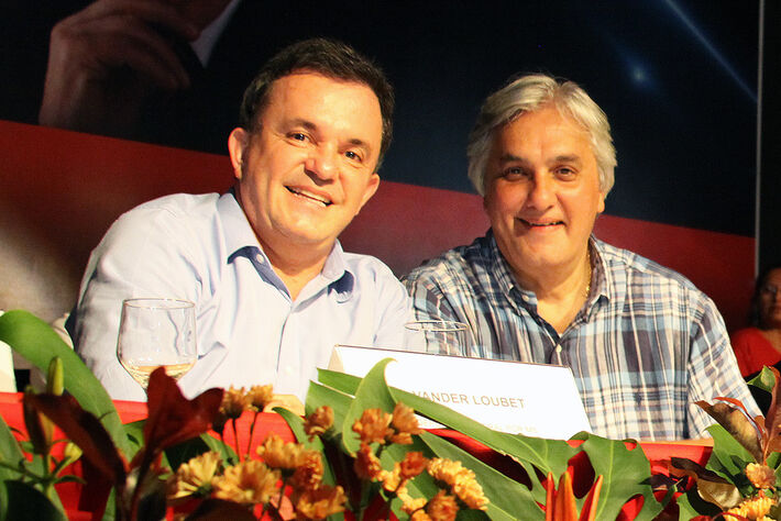  Deputado Federal Vander Loubet (PT) e senador Delcídio do Amaral (PT)<br />Foto: Reprodução