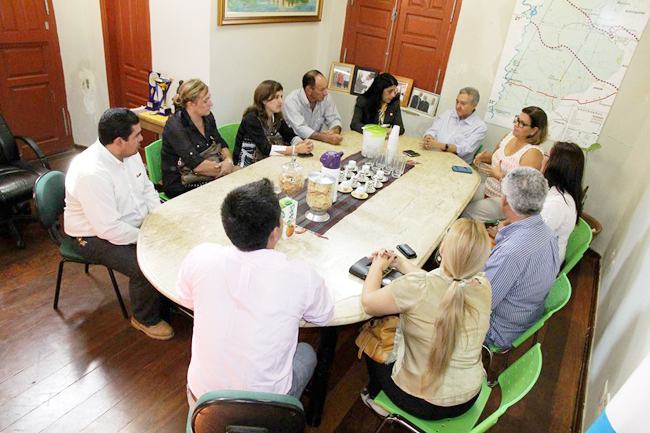  Marlene Ocampos discute com Heitor e Myrian combate à exploração sexual<br />Foto: Toninho Ruiz