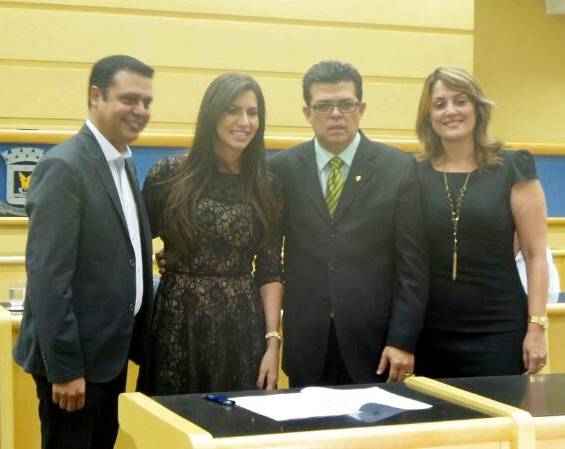  Flávio Cézar e Juliana Zorzo tomam posse hoje. Ao lado, prefeito Gilmar Olarte (PP) e primeira dama Andrea Olarte<br />Foto: Dany Nascimento