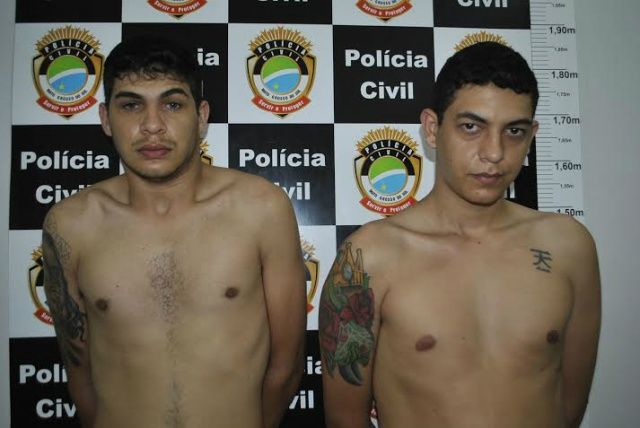Os irmãos Jhonatan Araújo Ramos, 22 anos e Gilnatan Araújo Ramos, 24 anos, foram presos por volta das 20 horas de ontem, acusado de tentarem assaltar um salão de beleza, na área central de Dourados.</p>
<p style="text-align: justify">O autor da prisão é 