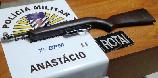  Espingarda carabina, calibre 22, apreendida pela Rotai<br />Foto: Divulgação PM