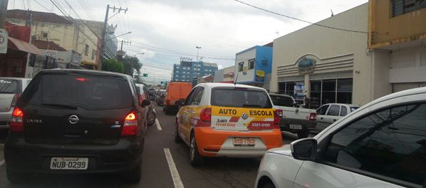  Avenida Calógeras. O congestionamento é da Marechal Rondon até a Afonso Pena<br />Foto: Dany Nascimento