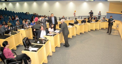  Sessão de ontem, durante votação do orçamento 2015<br />Foto: Divulgação Câmara Municipal