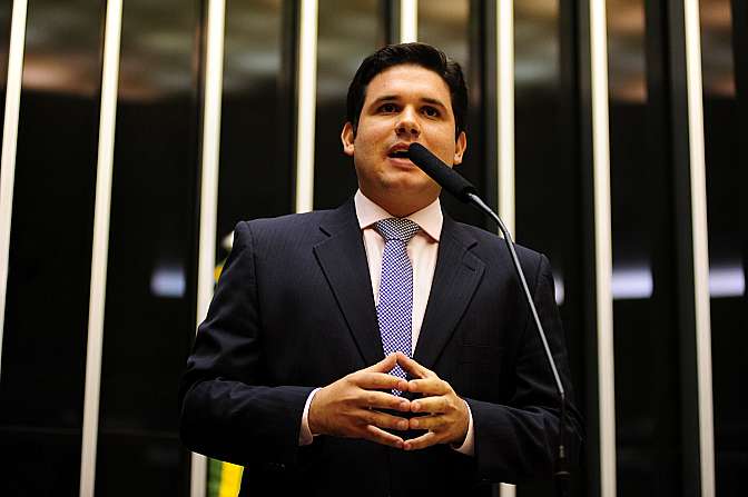 Hugo Motta será indicado ao cargo pelo bloco do PMDB, o maior da Câmara dos Deputados.