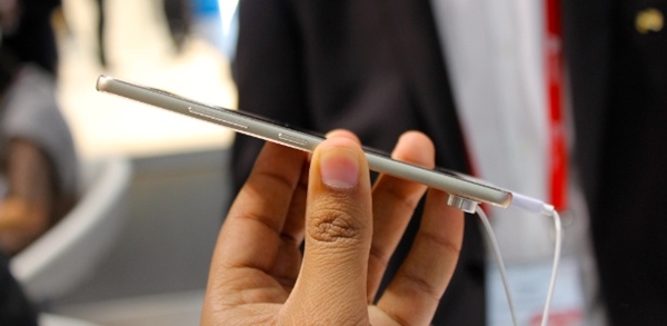 O smartphone da chinesa Gionee foi considerado o mais fino do mundo registrado no "Guinness Book" por ter 5,31 milímetros de espessura