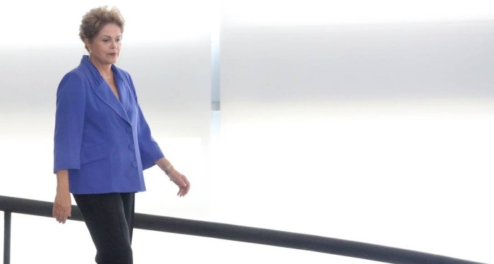 Dilma Rousseff desce no Palácio do Planalto