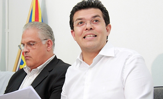André Scaff, secretário de Finanças e o prefeito Gilmar Olarte.