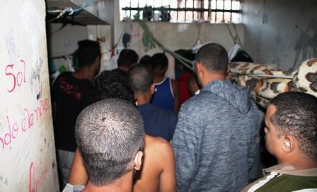 Superlotação na cela da delegacia de Chapadão do Sul em Janeiro deste ano/Foto Arquivo