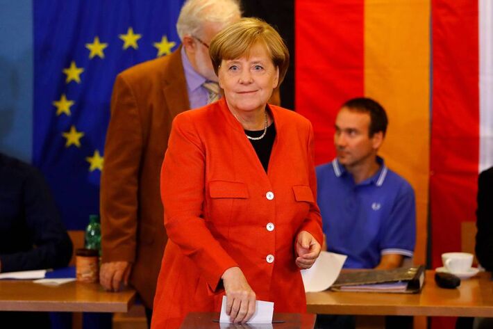 Chanceler alemã Angela Merkel discursa após o fim das eleições em que conquistou o quarto mandato - AFP
