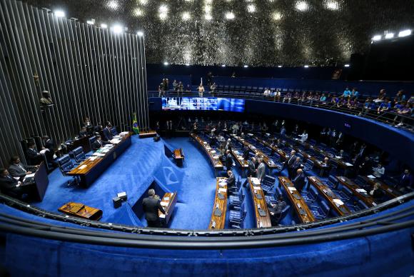 Senado vai votar decisão sobre afastamento de Aécio Neves do mandato