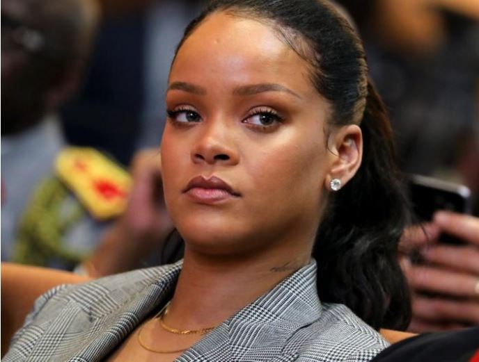Rihanna participa de evento em Dacar, em fevereiro de 2018
