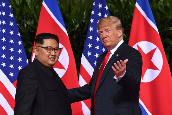 Donald Trump se reúne com Kim Jong-un em Cingapura