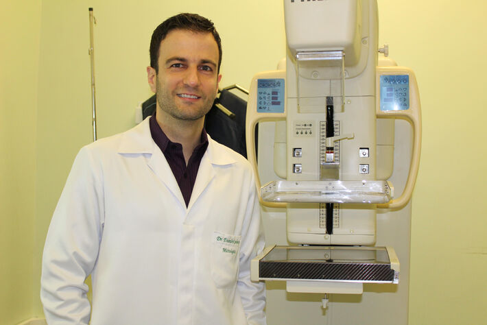Dr. Evandro Canhaço, mastologista do HU-UFGD